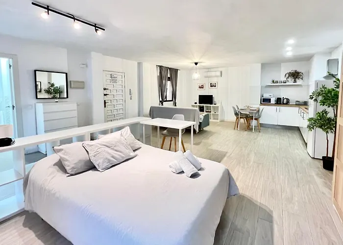 San Isidro City Center And Beach Studio Apartments
